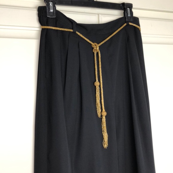 Crepe Wide leg Pant with pockets - Picture 2 of 5
